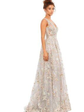 MAC DUGGAL Embroired Gown light grey and pink